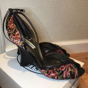 Steve Madden Wedges “Throb” Size 8
